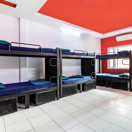 Hangout Hostel Hcm (Adults Only) Хошимин Екстериор снимка