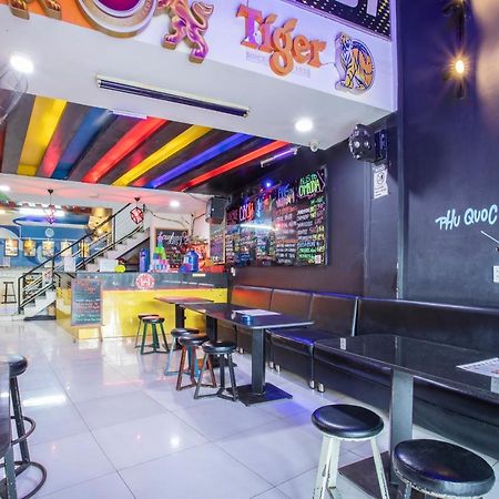 Hangout Hostel Hcm (Adults Only) Хошимин Екстериор снимка