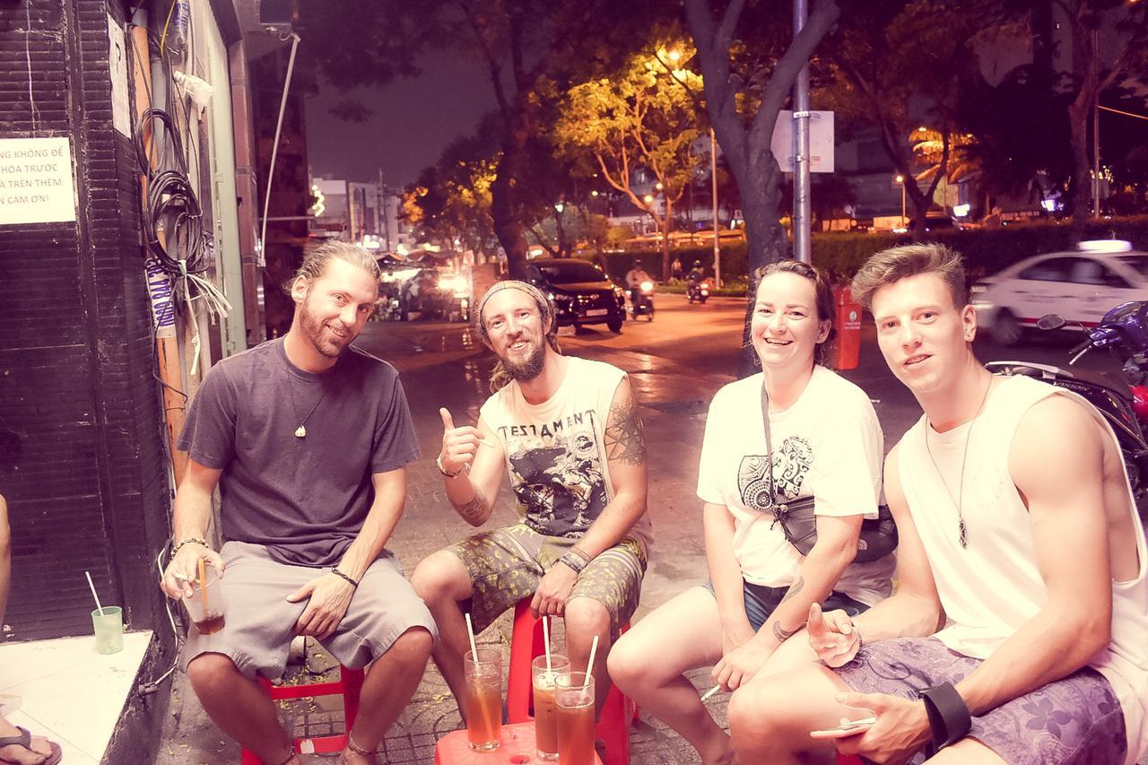 Hangout Hostel Hcm (Adults Only) Хошимин Екстериор снимка