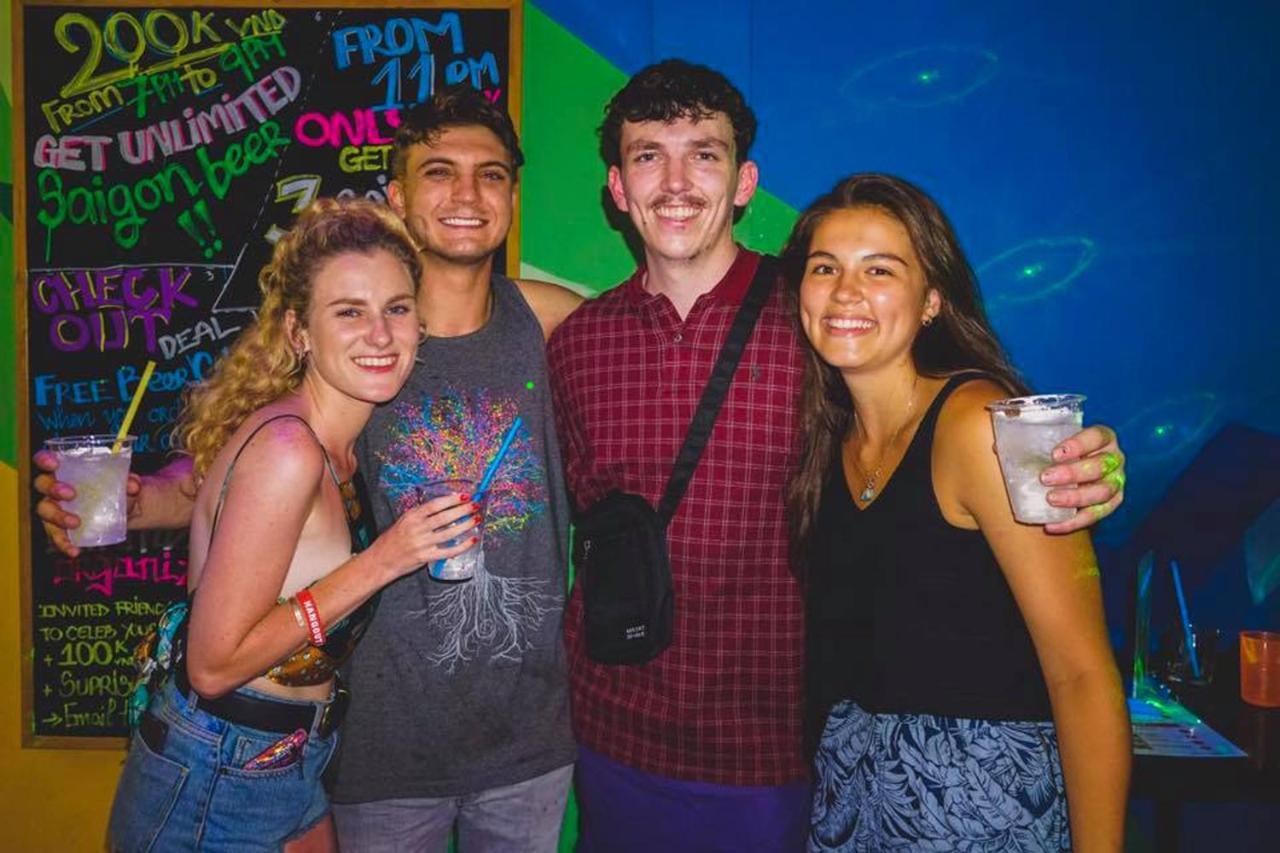 Hangout Hostel Hcm (Adults Only) Хошимин Екстериор снимка