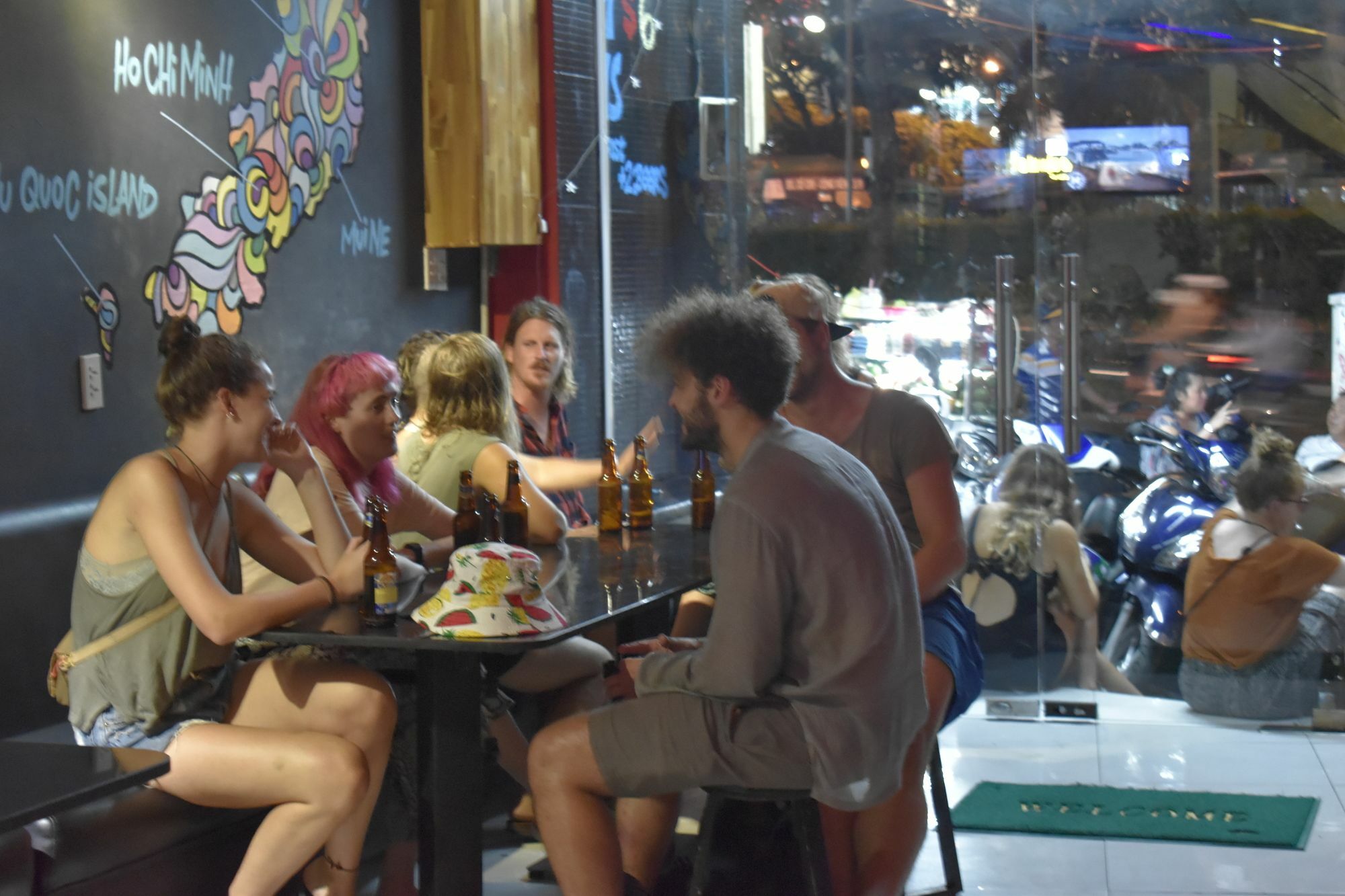 Hangout Hostel Hcm (Adults Only) Хошимин Екстериор снимка