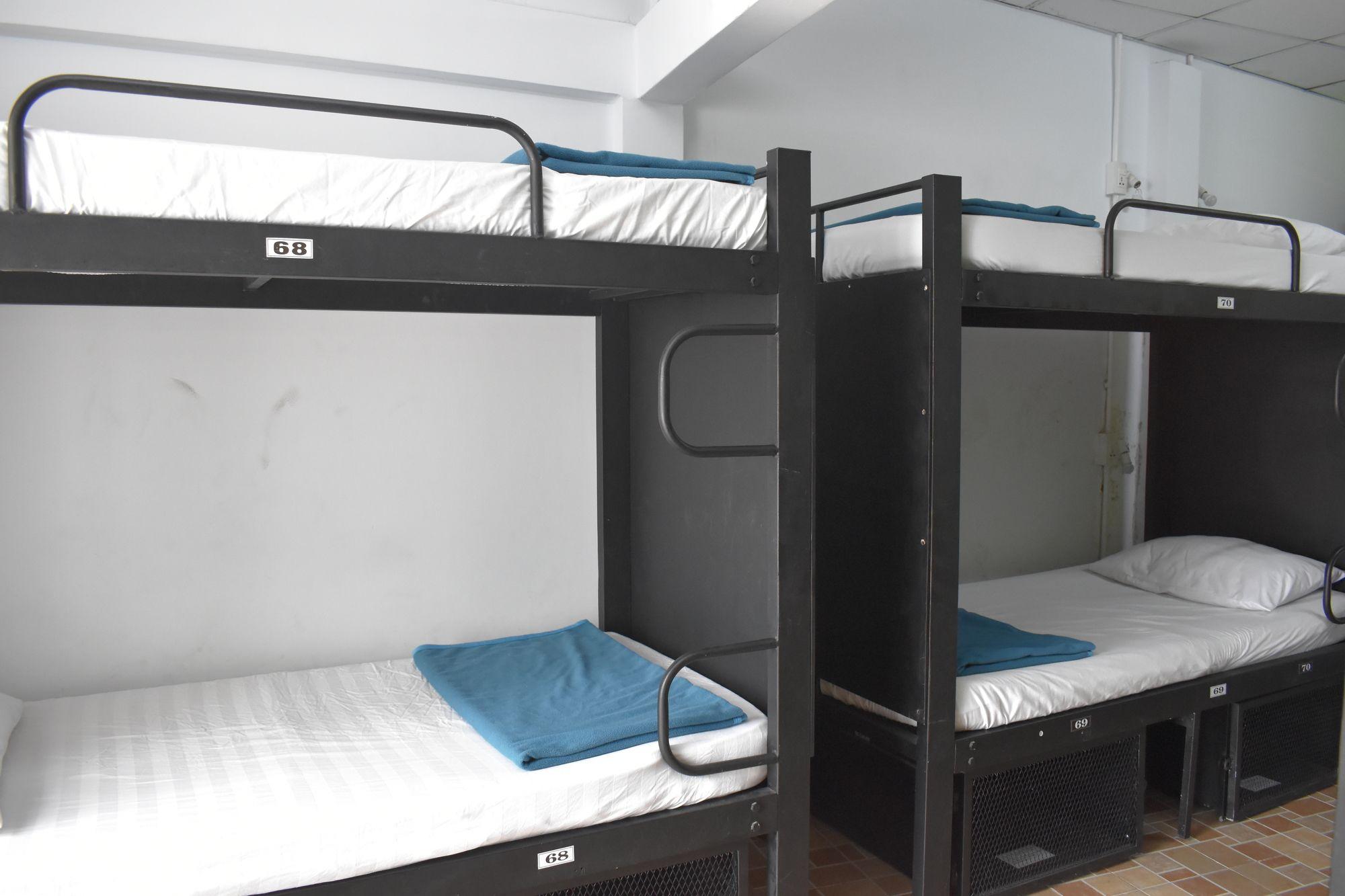 Hangout Hostel Hcm (Adults Only) Хошимин Екстериор снимка