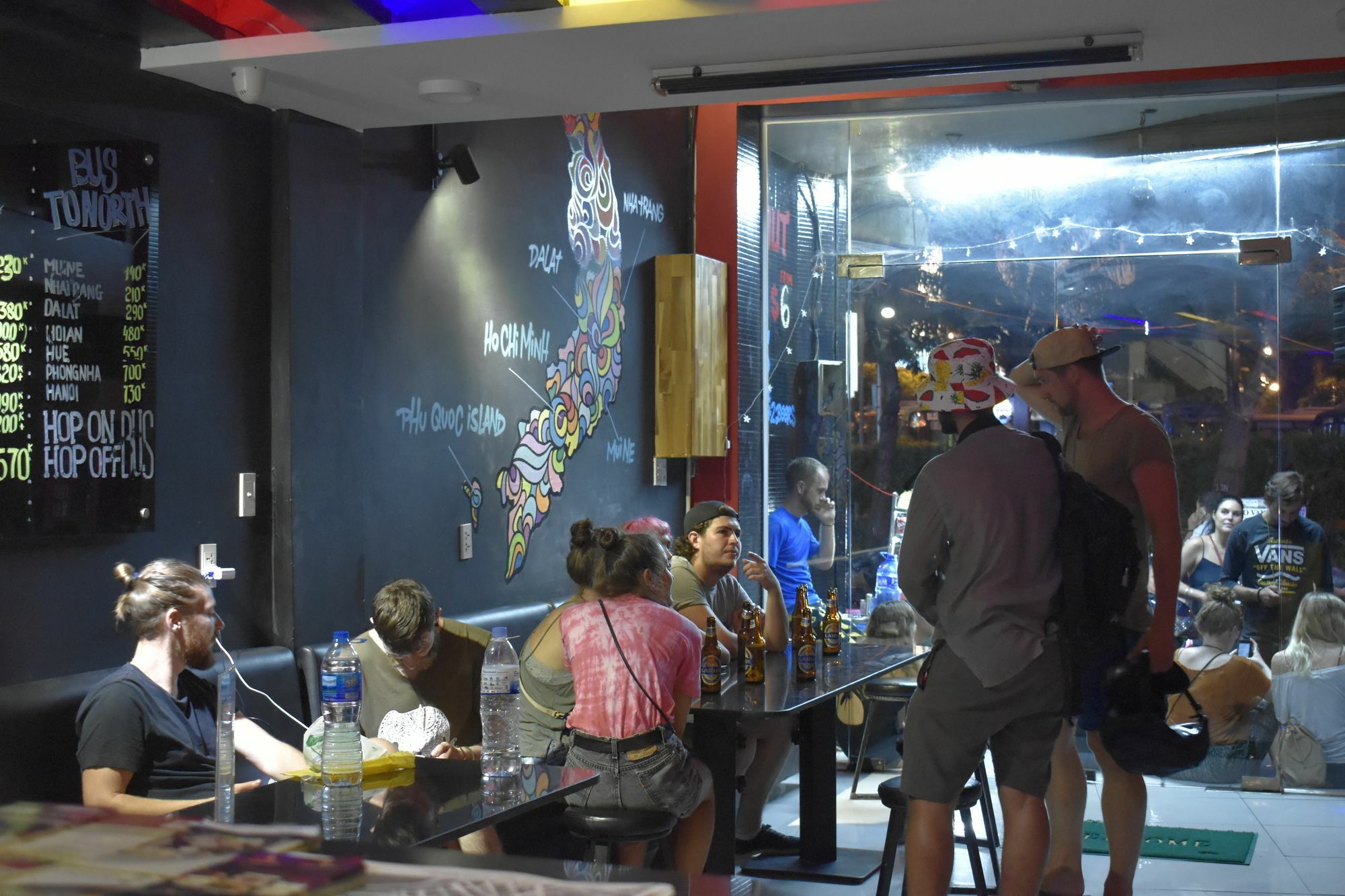 Hangout Hostel Hcm (Adults Only) Хошимин Екстериор снимка