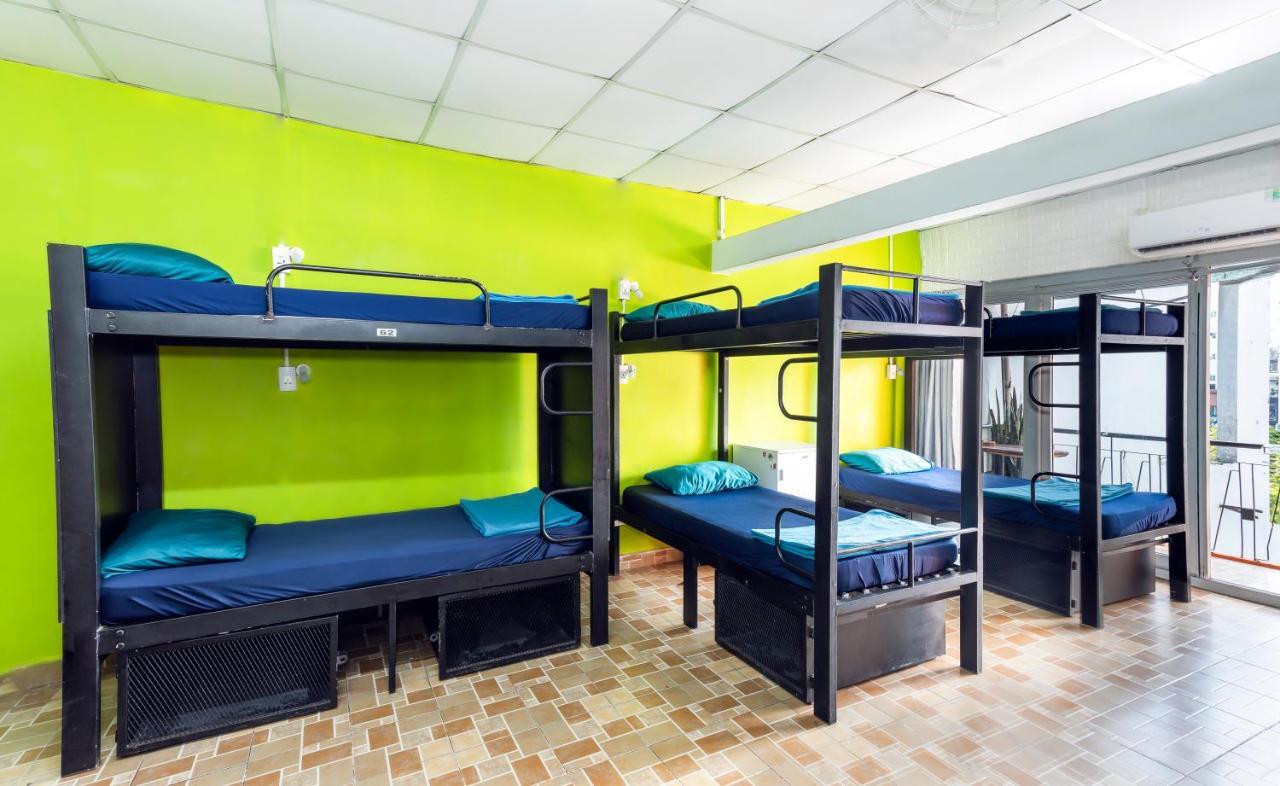 Hangout Hostel Hcm (Adults Only) Хошимин Екстериор снимка