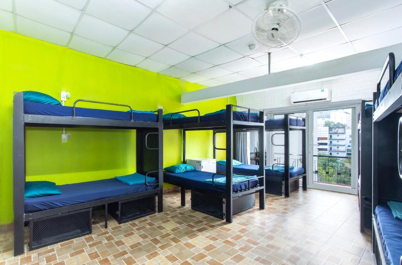 Hangout Hostel Hcm (Adults Only) Хошимин Екстериор снимка