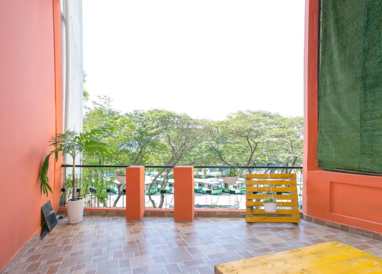 Hangout Hostel Hcm (Adults Only) Хошимин Екстериор снимка