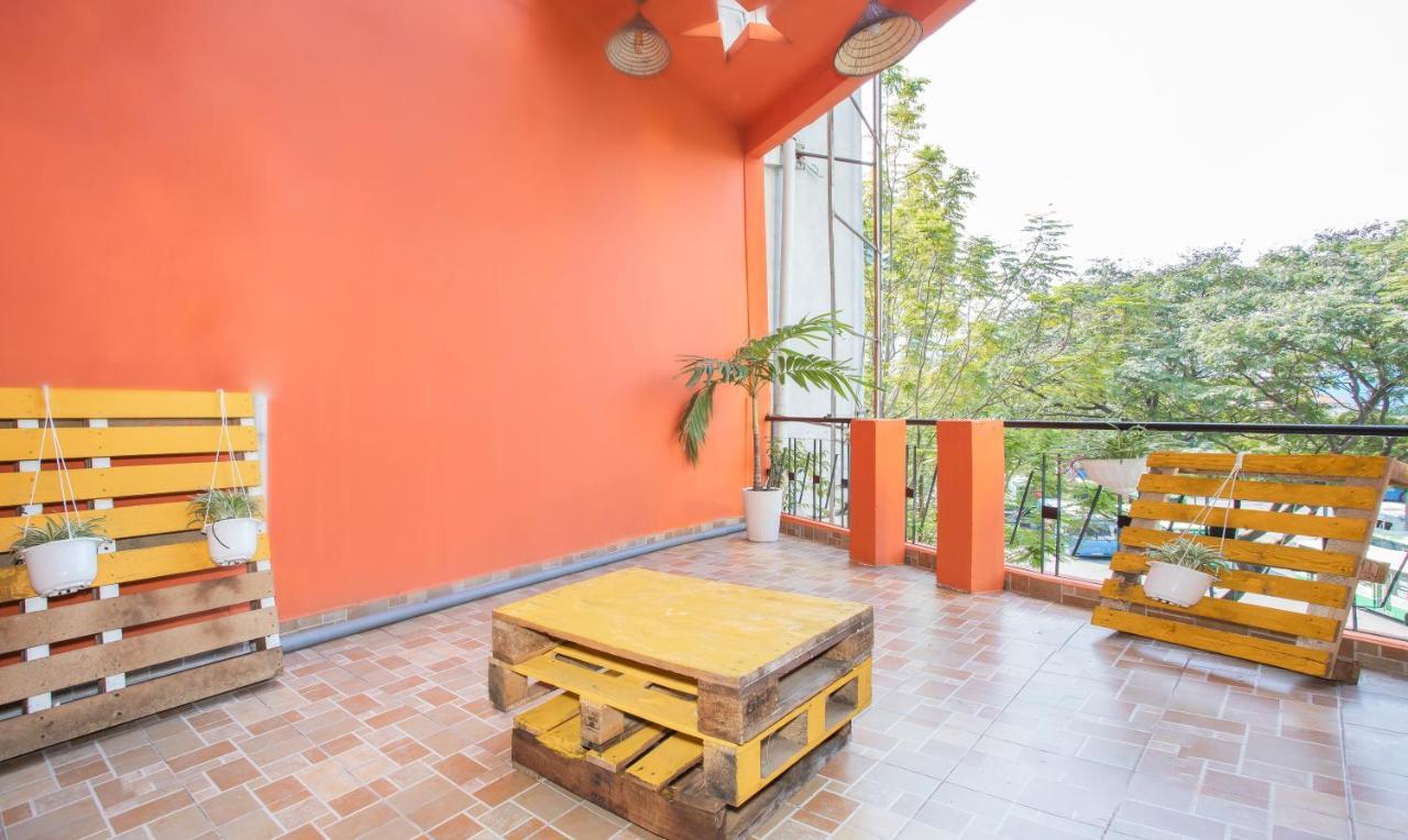 Hangout Hostel Hcm (Adults Only) Хошимин Екстериор снимка