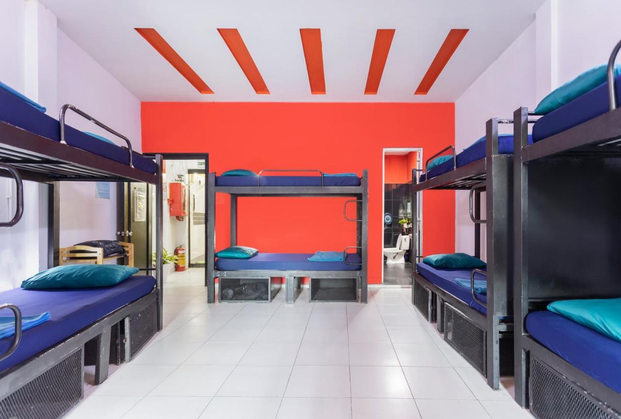 Hangout Hostel Hcm (Adults Only) Хошимин Екстериор снимка