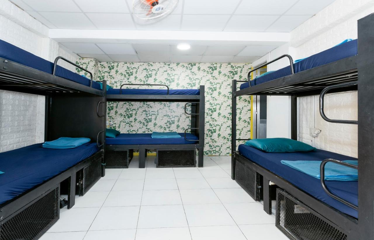 Hangout Hostel Hcm (Adults Only) Хошимин Екстериор снимка