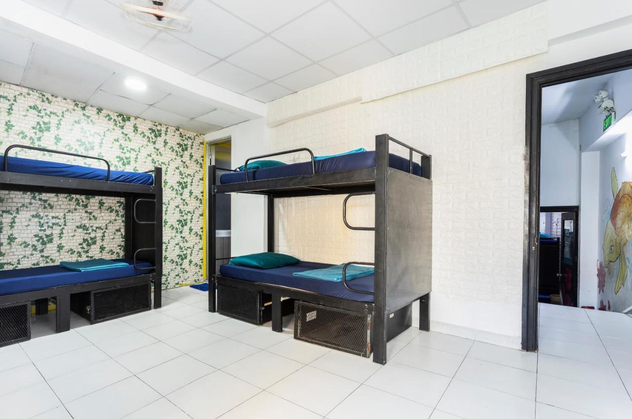 Hangout Hostel Hcm (Adults Only) Хошимин Екстериор снимка