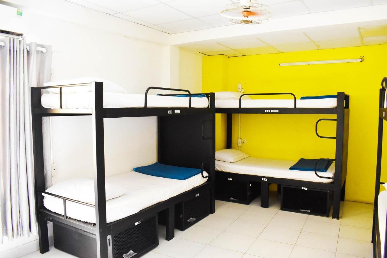 Hangout Hostel Hcm (Adults Only) Хошимин Екстериор снимка