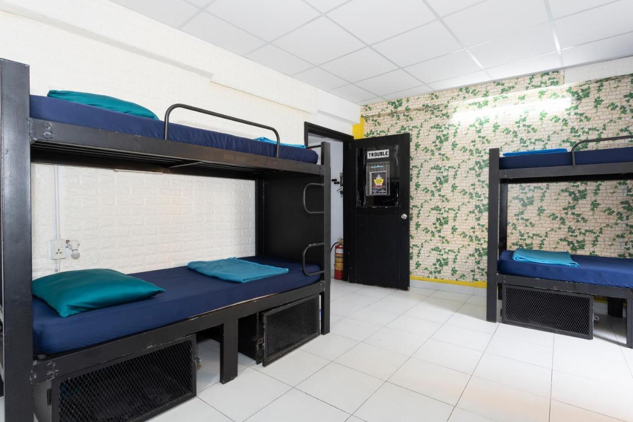 Hangout Hostel Hcm (Adults Only) Хошимин Екстериор снимка